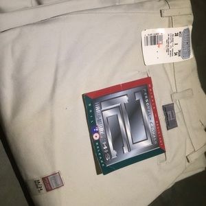 Men’s trousers 38 X 34. New with tags